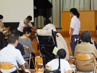 ③