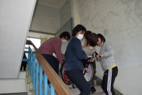 ②