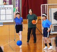 ④