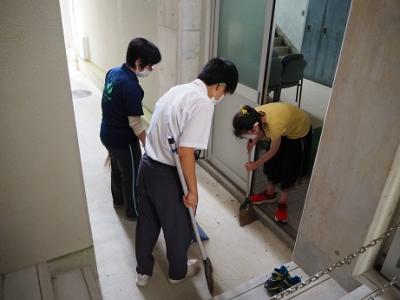 体育館と本館の間の通路 体育館と本館の間の通路
