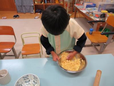こねる こねる